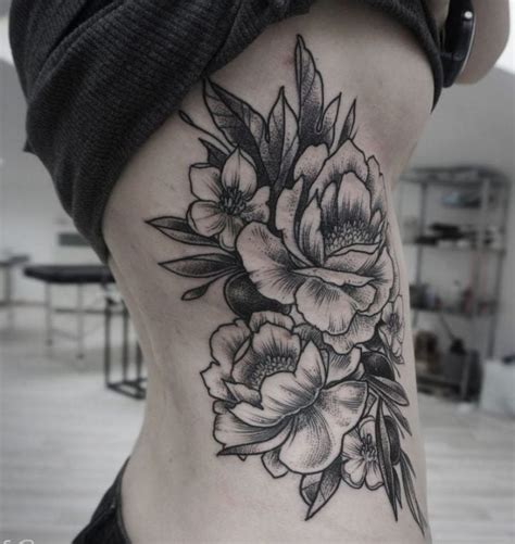 tatuajes de mujer en las costillas|Tatuajes en COSTILLAS: 14 diseños muy creativos y bien logrados